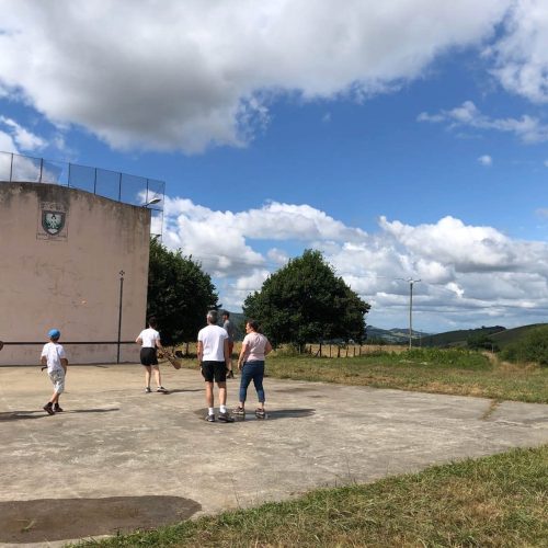 mendi-gaiak-Balade et pelote basque-13